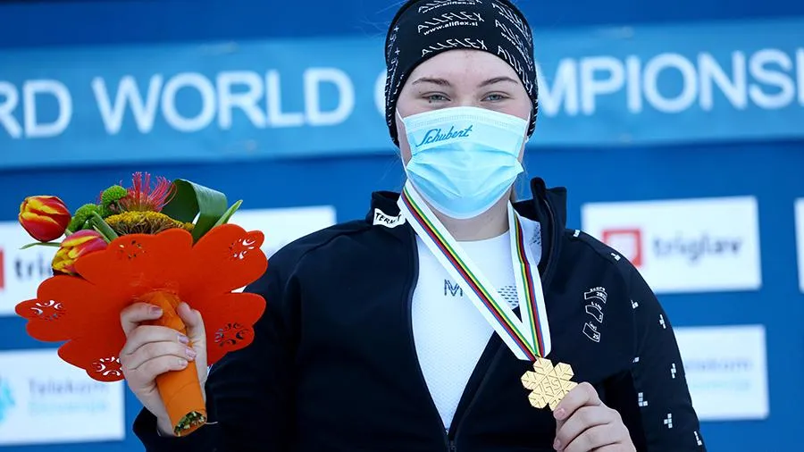 Российская сноубордистка Надыршина завоевала «золото» чемпионата мира