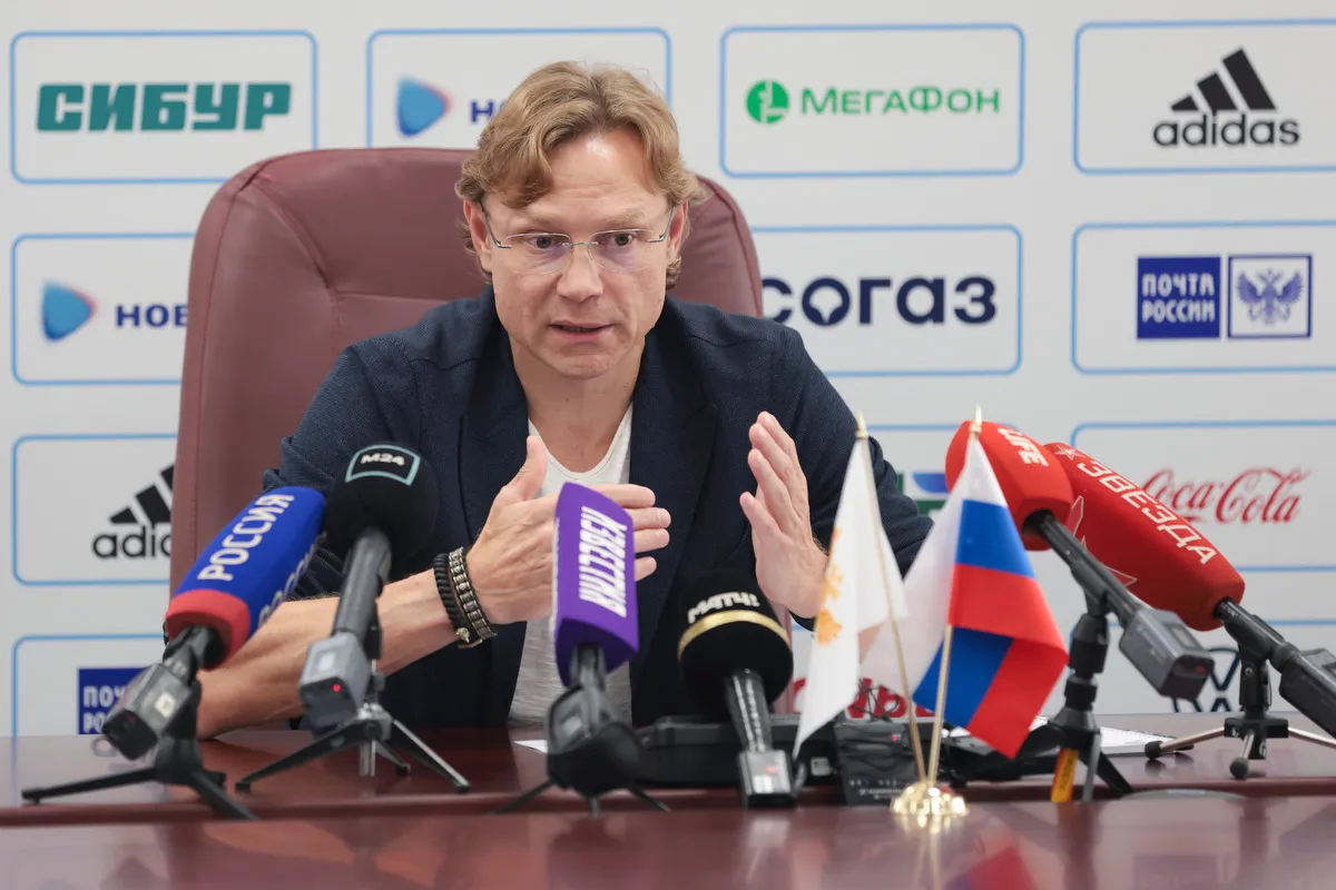 Валерий Карпин