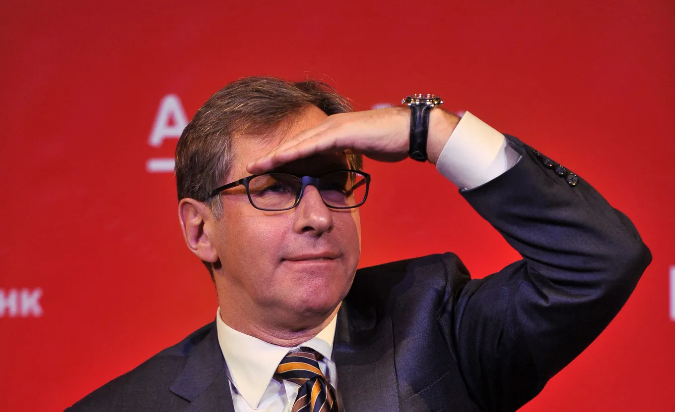 Петр Авен