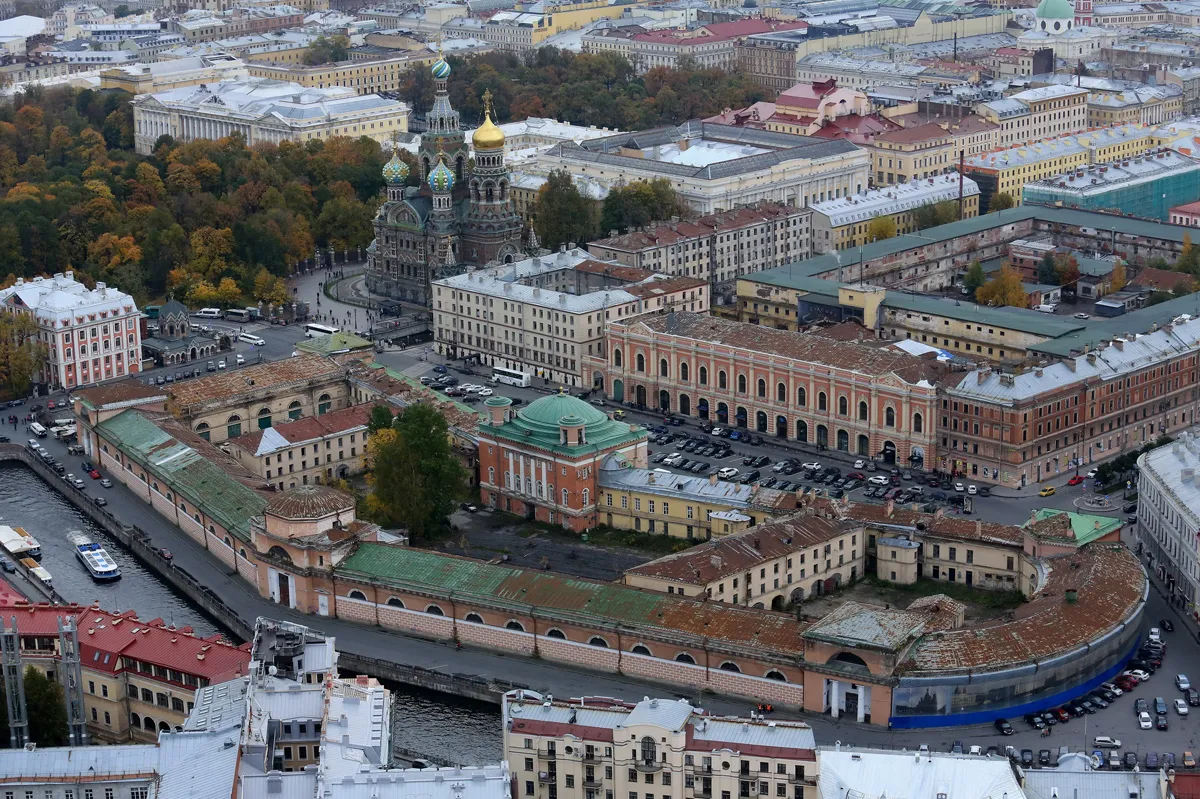 Вид на Конюшенную площадь
