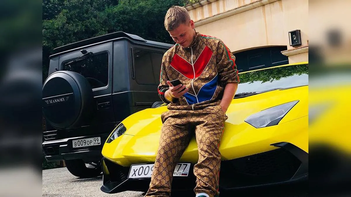 Кокорин вместе с жёлтой Lamborghini