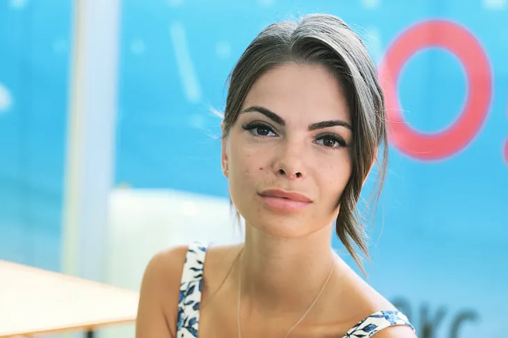 Ведущая Софья Тартакова