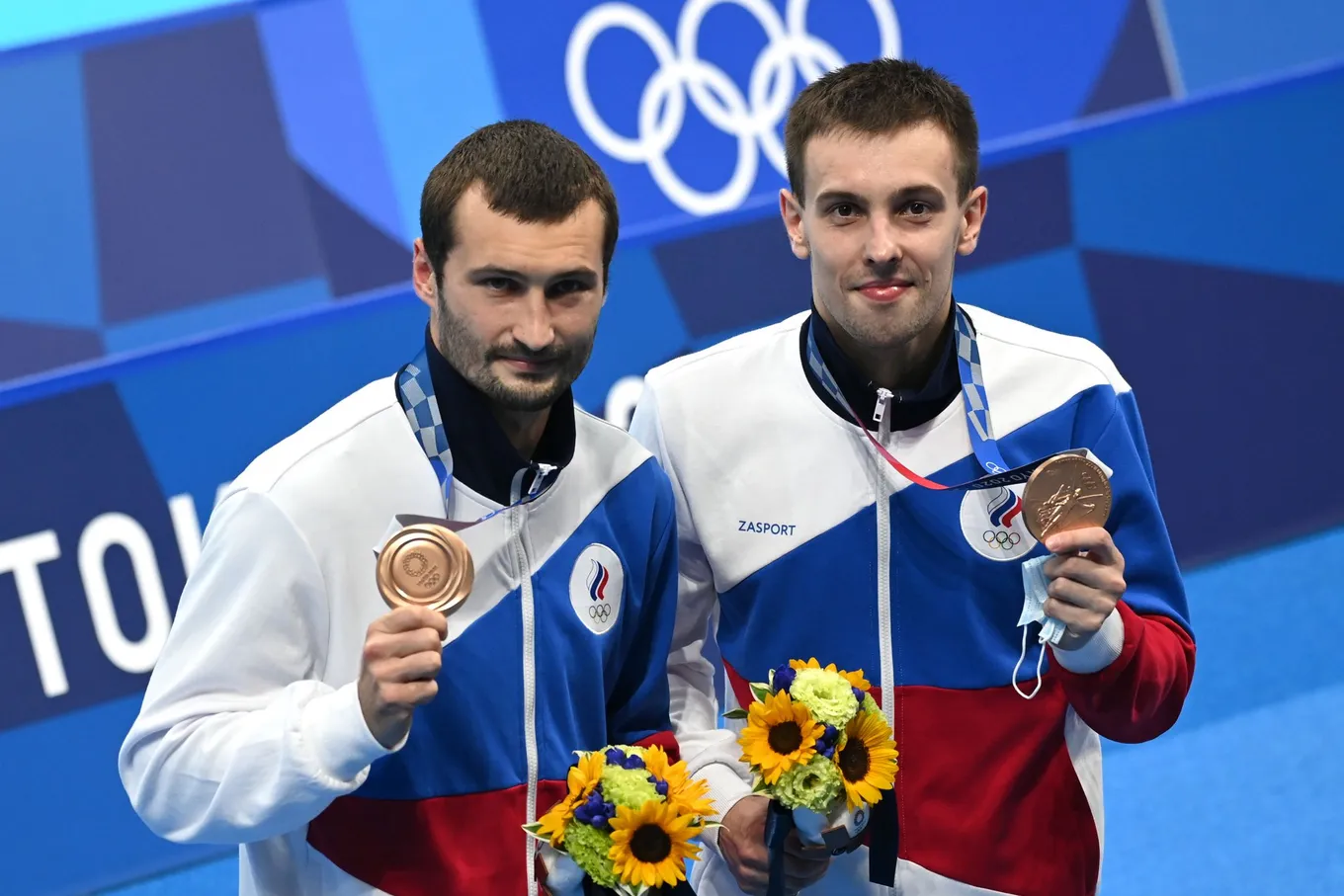 Александр Бондарь и Виктор Минибаев (справа)