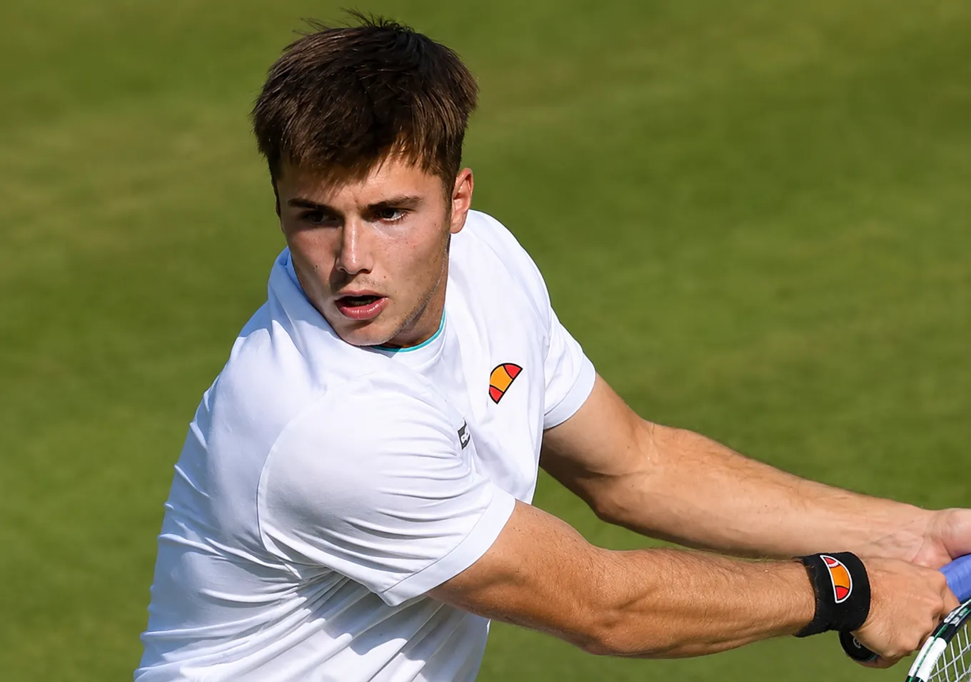 Бурручага – Фери прогноз и ставки на матч ATP Истбурн 23 июня 2026 года