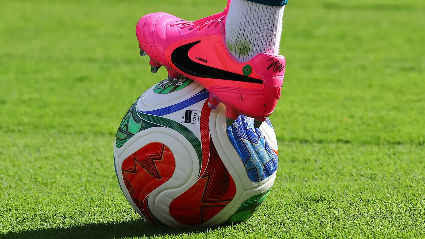 Бутсы бренда Nike