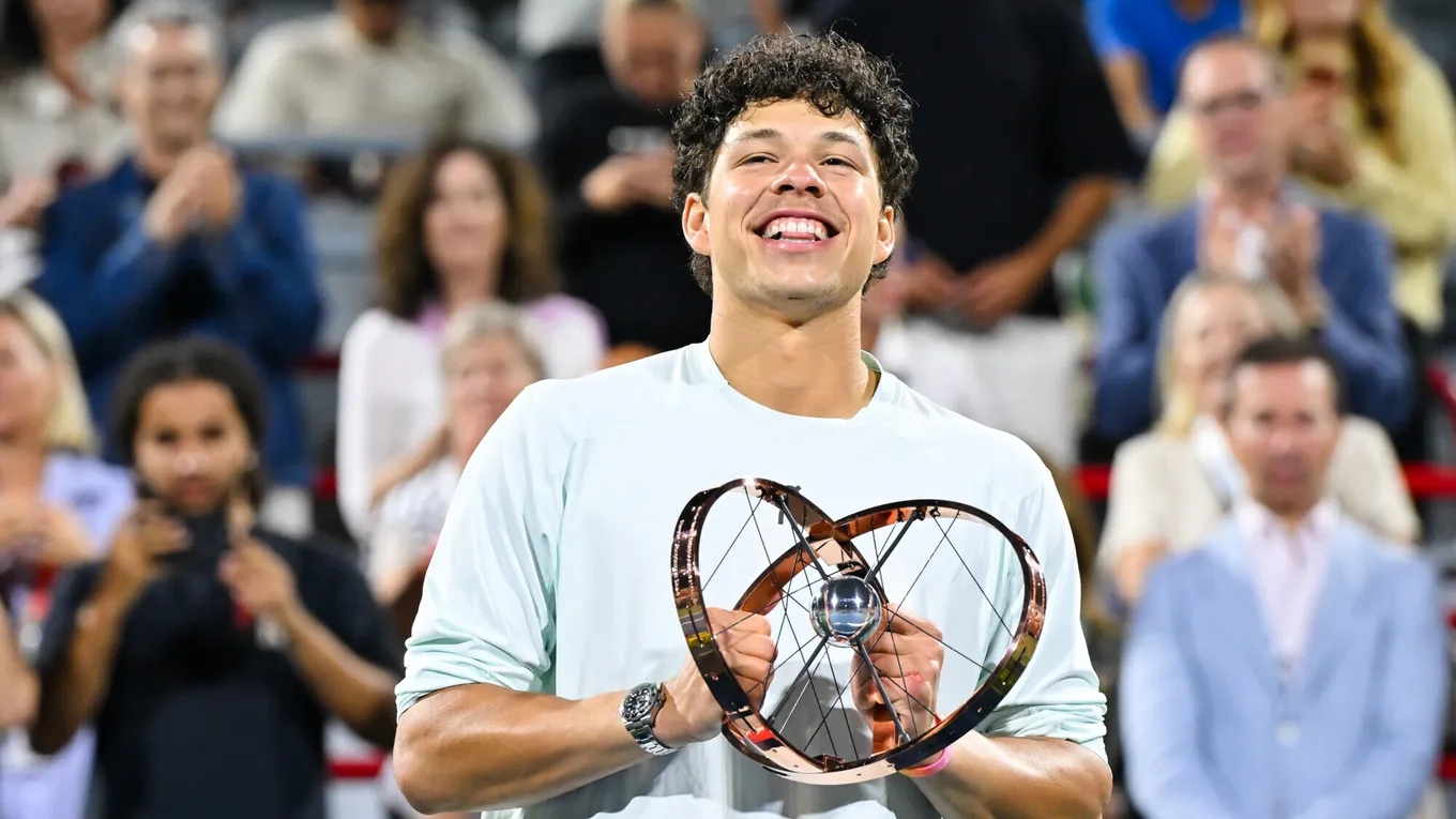 Шелтон – Циципас прогноз и ставки на матч ATP US Open 6 сентября 2026 года