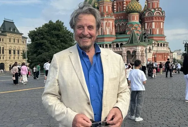 Отец Илона Маска в Москве