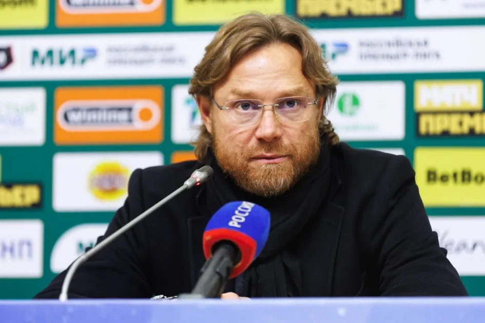 Валерий Карпин