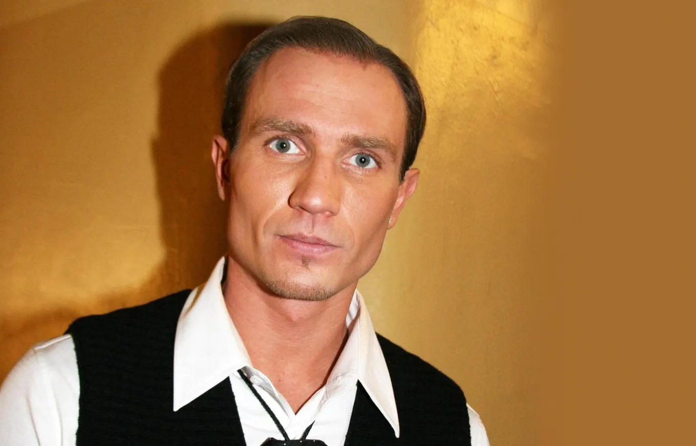 Роман Костомаров