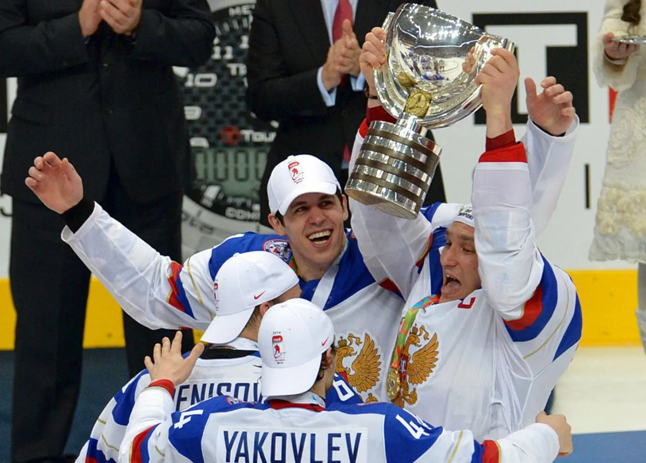 Сборная России с кубком ЧМ-2014