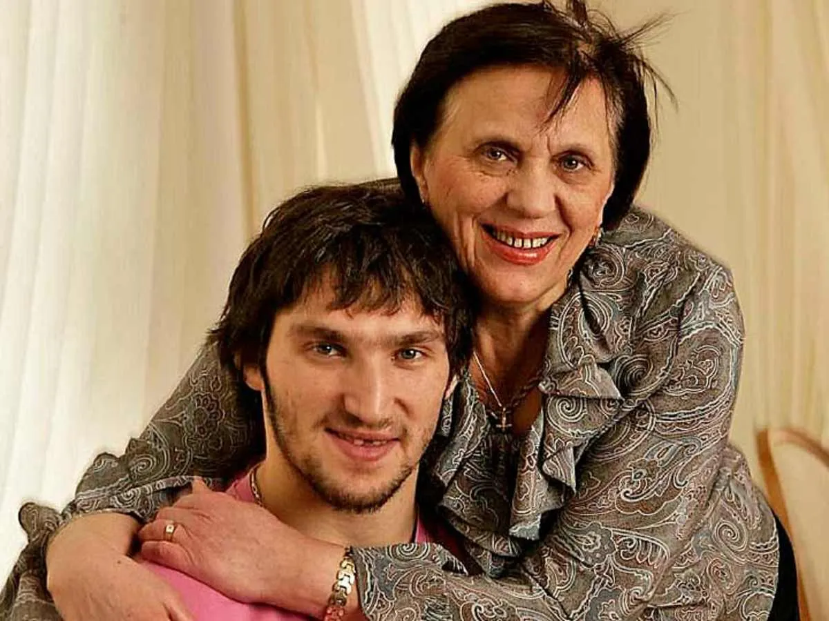 Александр Овечкин с матерью Татьяной