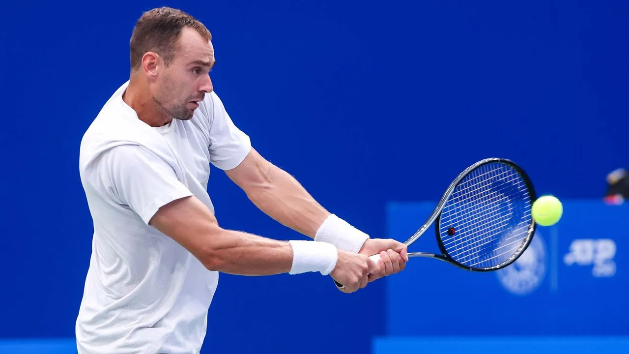 Роман Сафиуллин – Мартон Фучович прогноз и ставки на матч ATP Уинстон-Сейлем 24 августа 2026 года