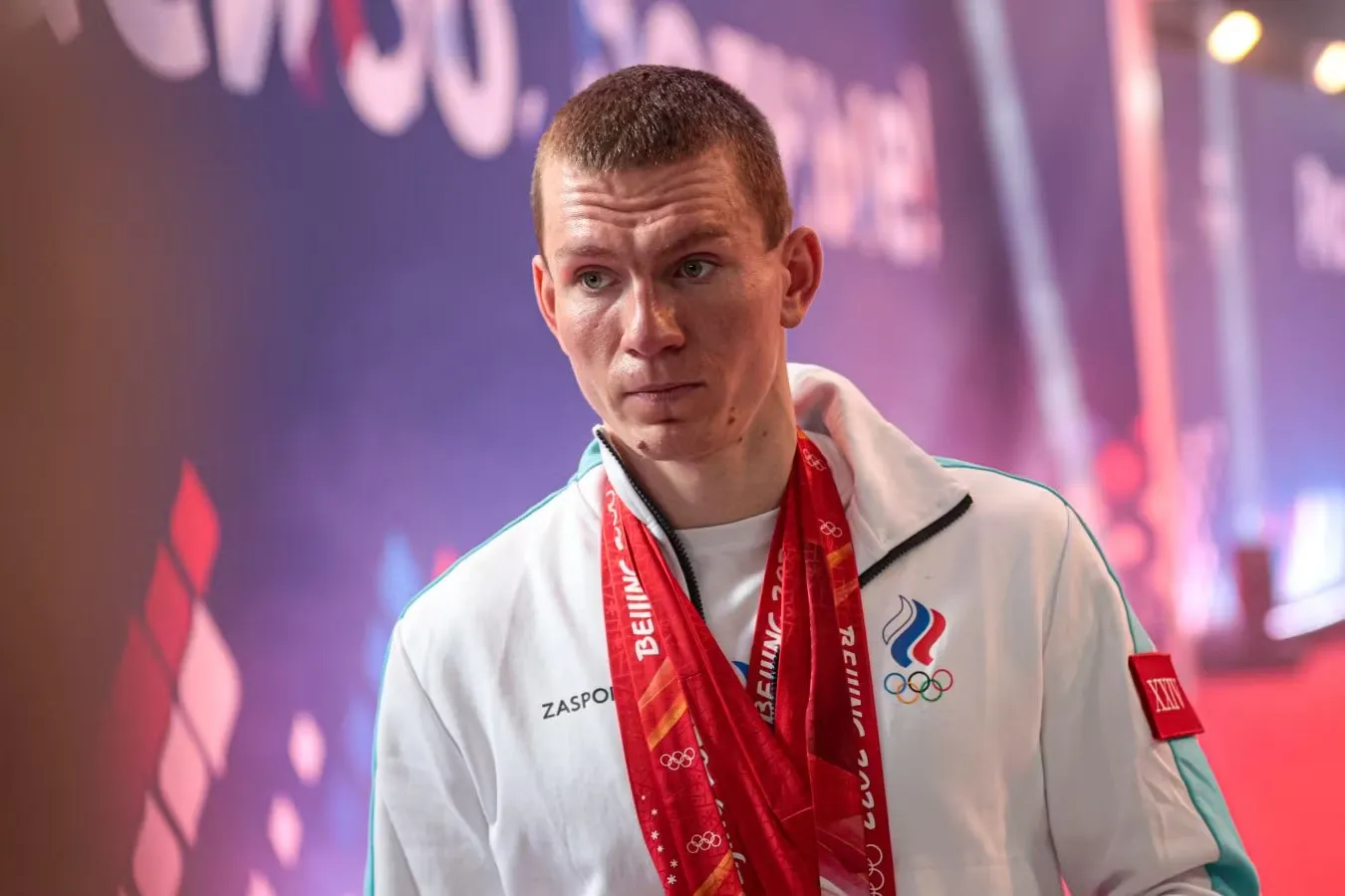 Лыжник Александр Большунов