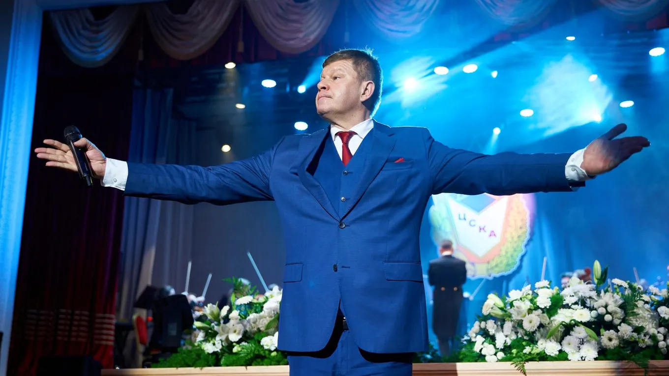 Дмитрий Губерниев
