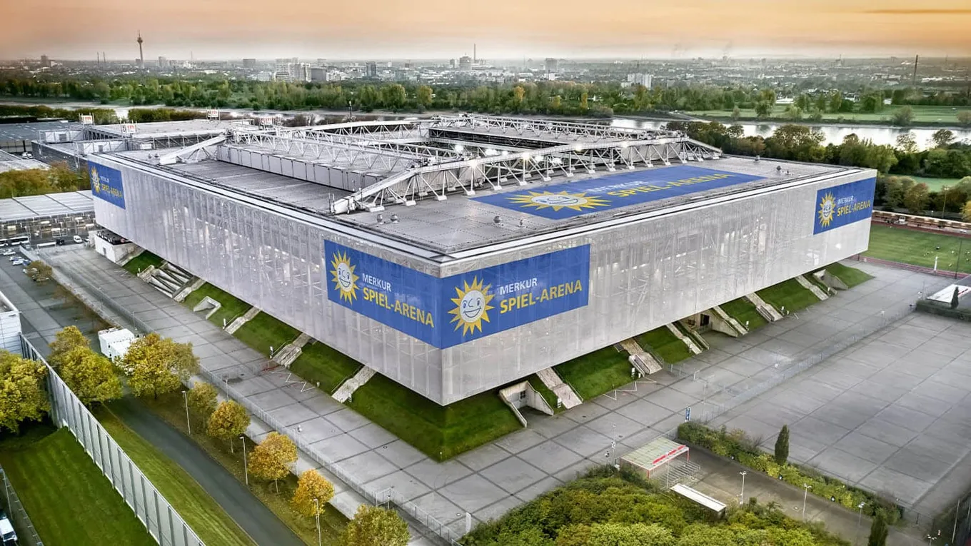 Меркур Шпиль Арена в Дюссельдорфе