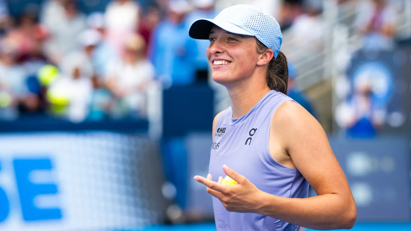 Голубич – Швентек прогноз и ставки на матч WTA Торонто 6 августа 2026 года