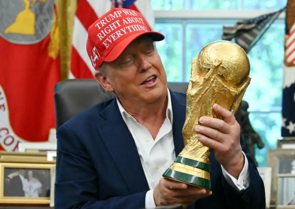 Дональд Трамп с Кубком мира / соцсети