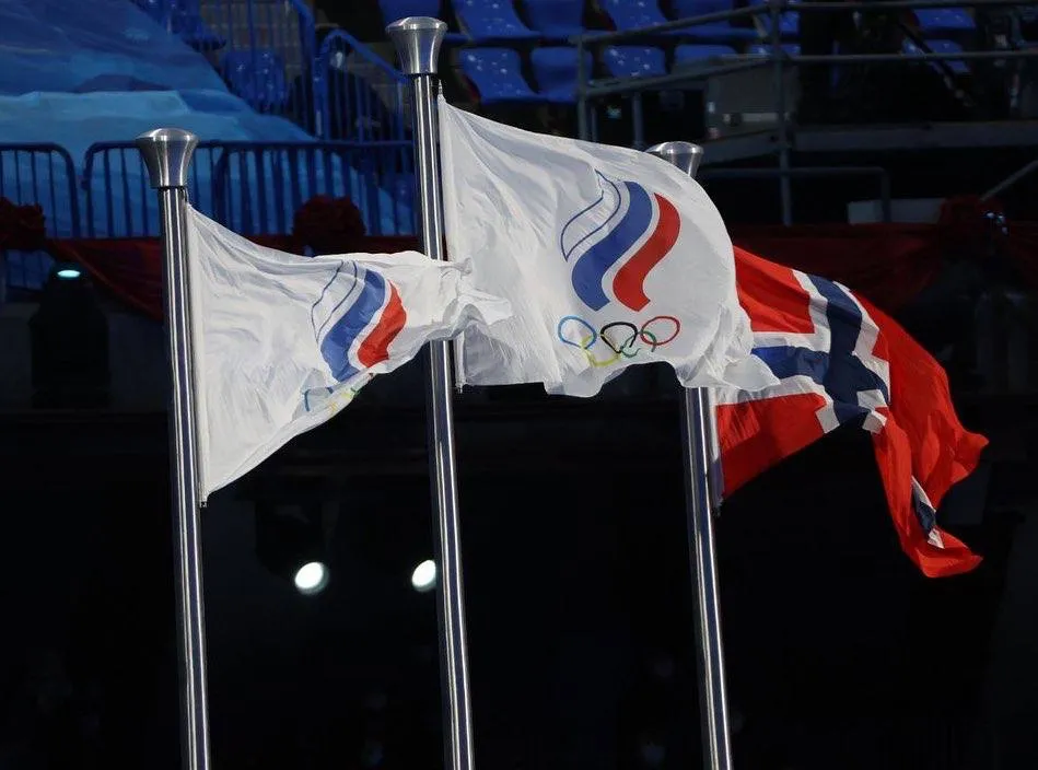 Флаг Олимпийского комитета России