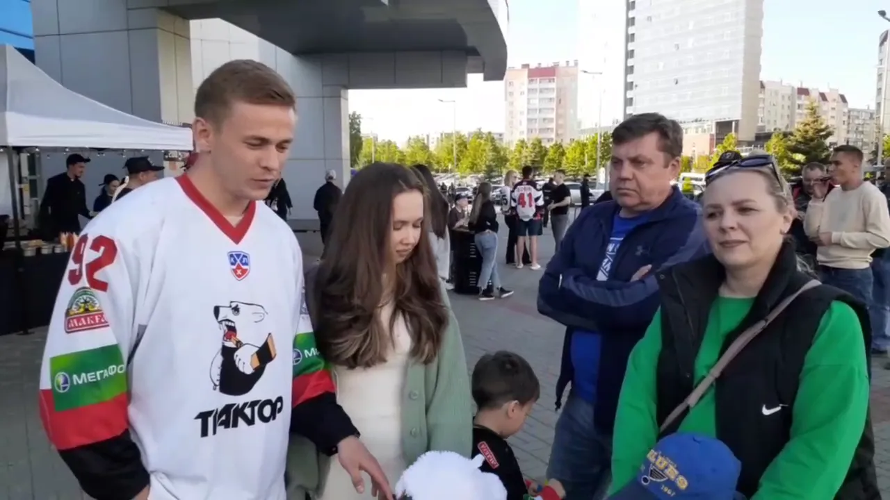Болельщики «Трактора». Фото: Дмитрий Левин