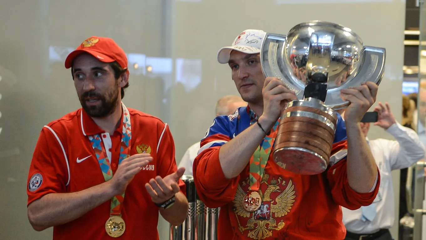 Данис Зарипов и Александр Овечкин после ЧМ-2014
