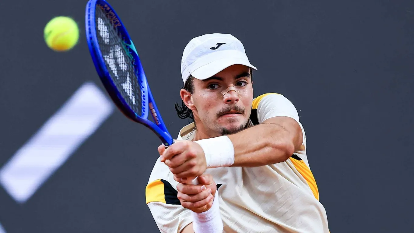 Фария – Буэно прогноз и ставки на матч ATP Эшторил 23 июля 2026 года