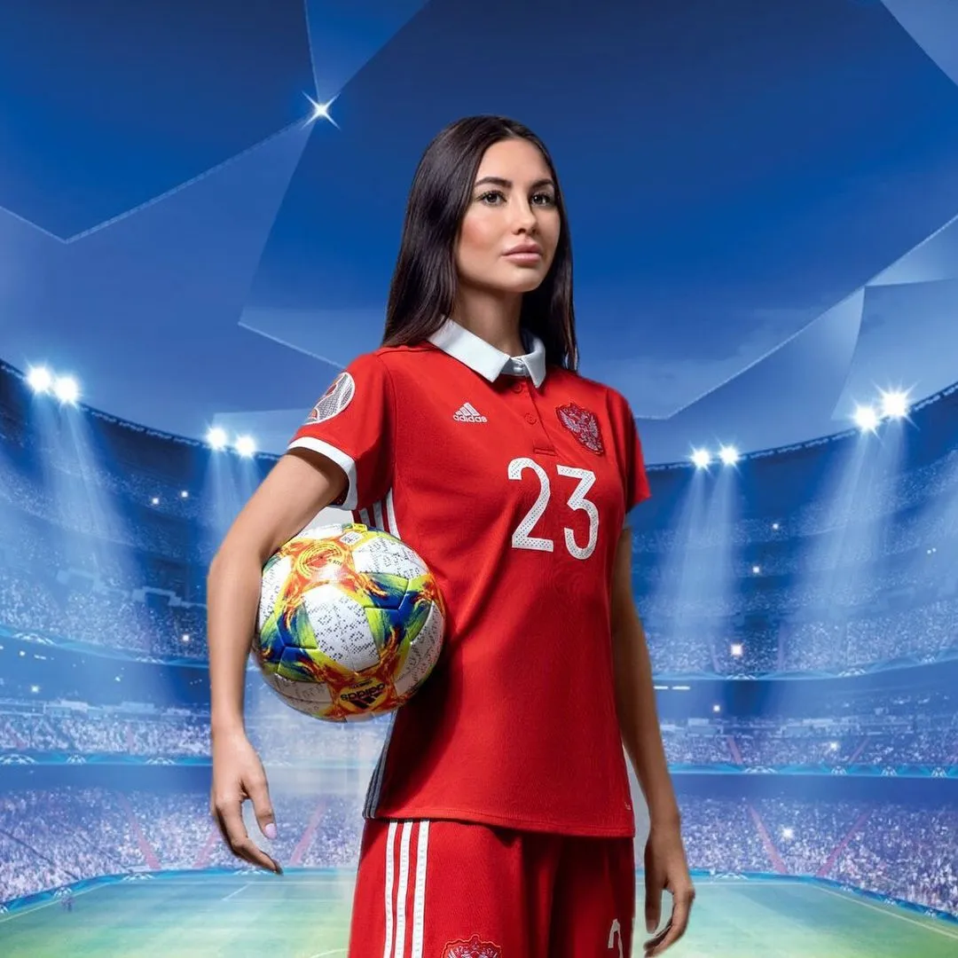 Футболистка Лина Якупова
