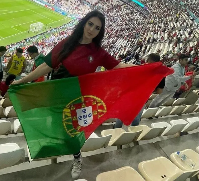 Болельщица из Португалии