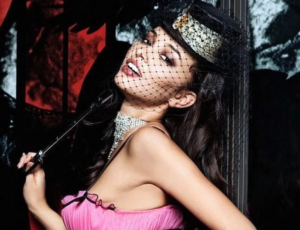 Зарема Салихова на съёмках журнала Playboy