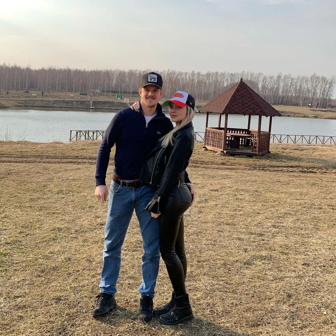 Даниил Журавлёв с женой. Фото: соцсети Даниила Журавлёва