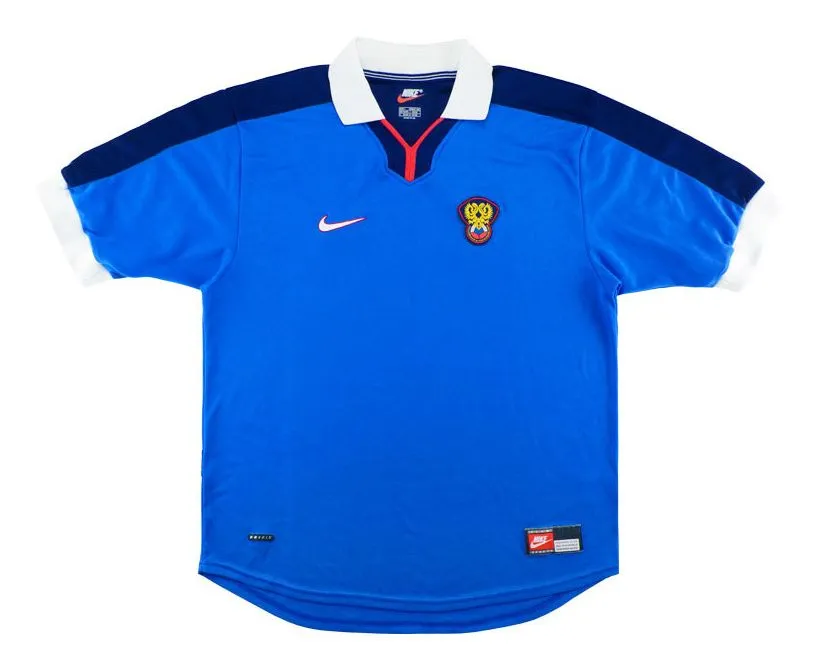 Гостевая форма / Фото: classicfootballshirts.co.uk