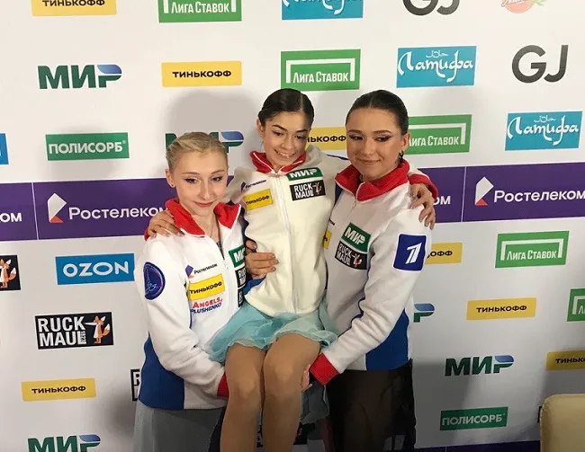 Призёрки чемпионата России-2024: Софья Муравьёва, Аделия Петросян и Камила Валиева / фото: ФФККР