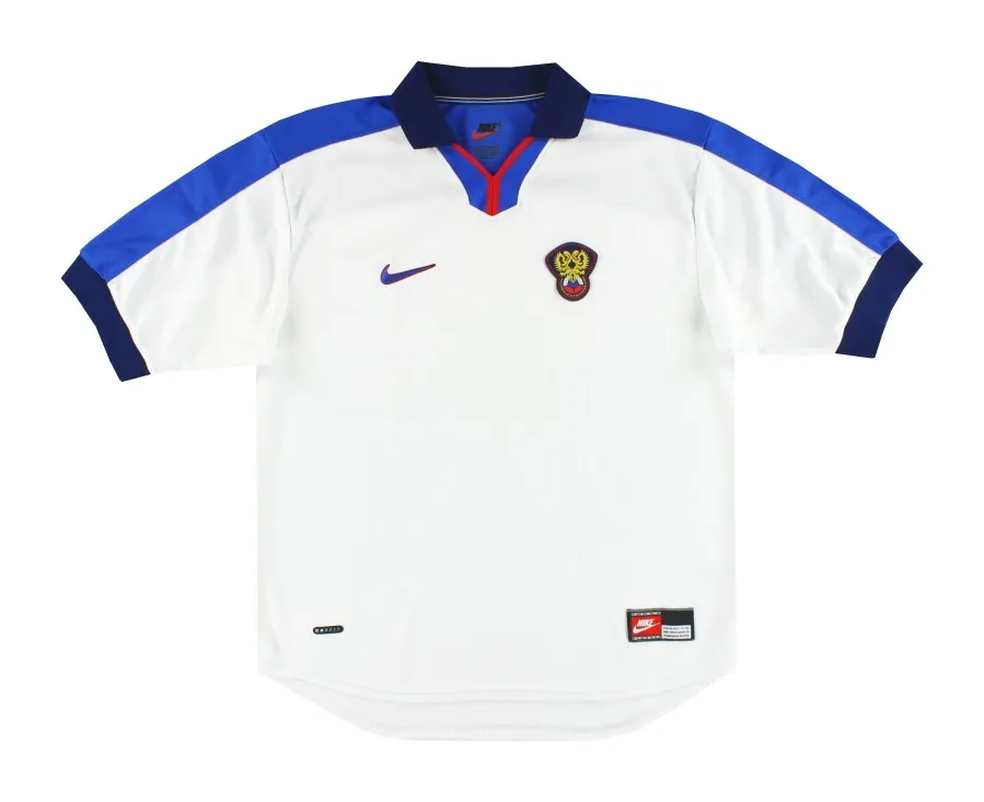 Домашняя форма / Фото: classicfootballshirts.co.uk