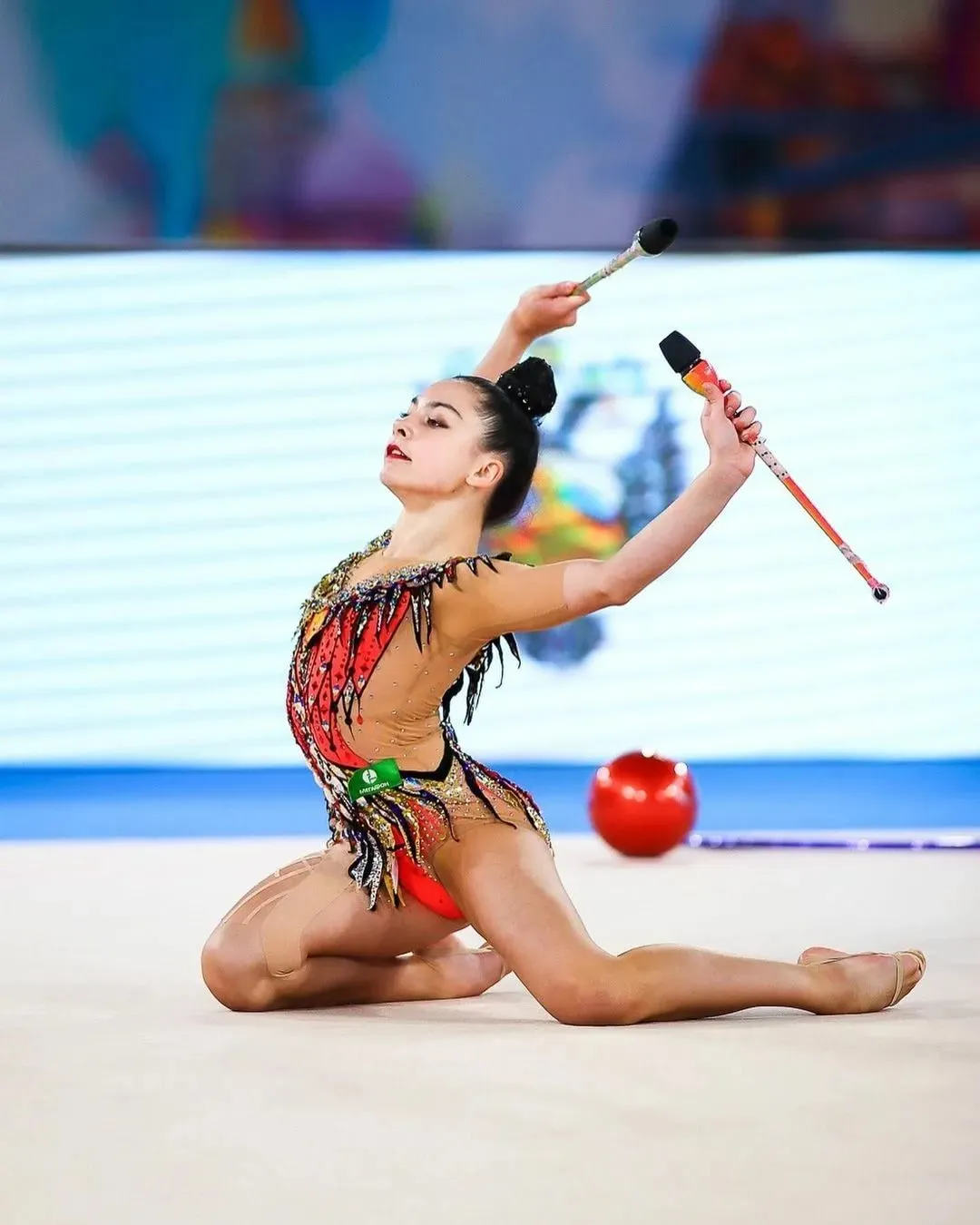 16-летняя Лала Крамаренко, выигравшая 4 «золота» Гран-при по художественной гимнастике, обратилась к фанатам