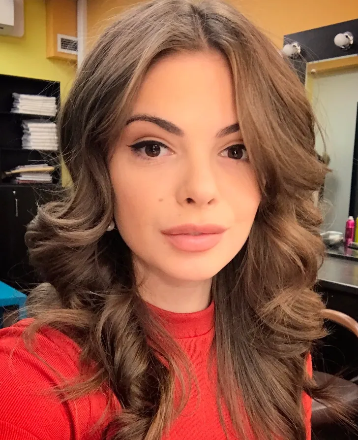 Ведущая Софья Тартакова