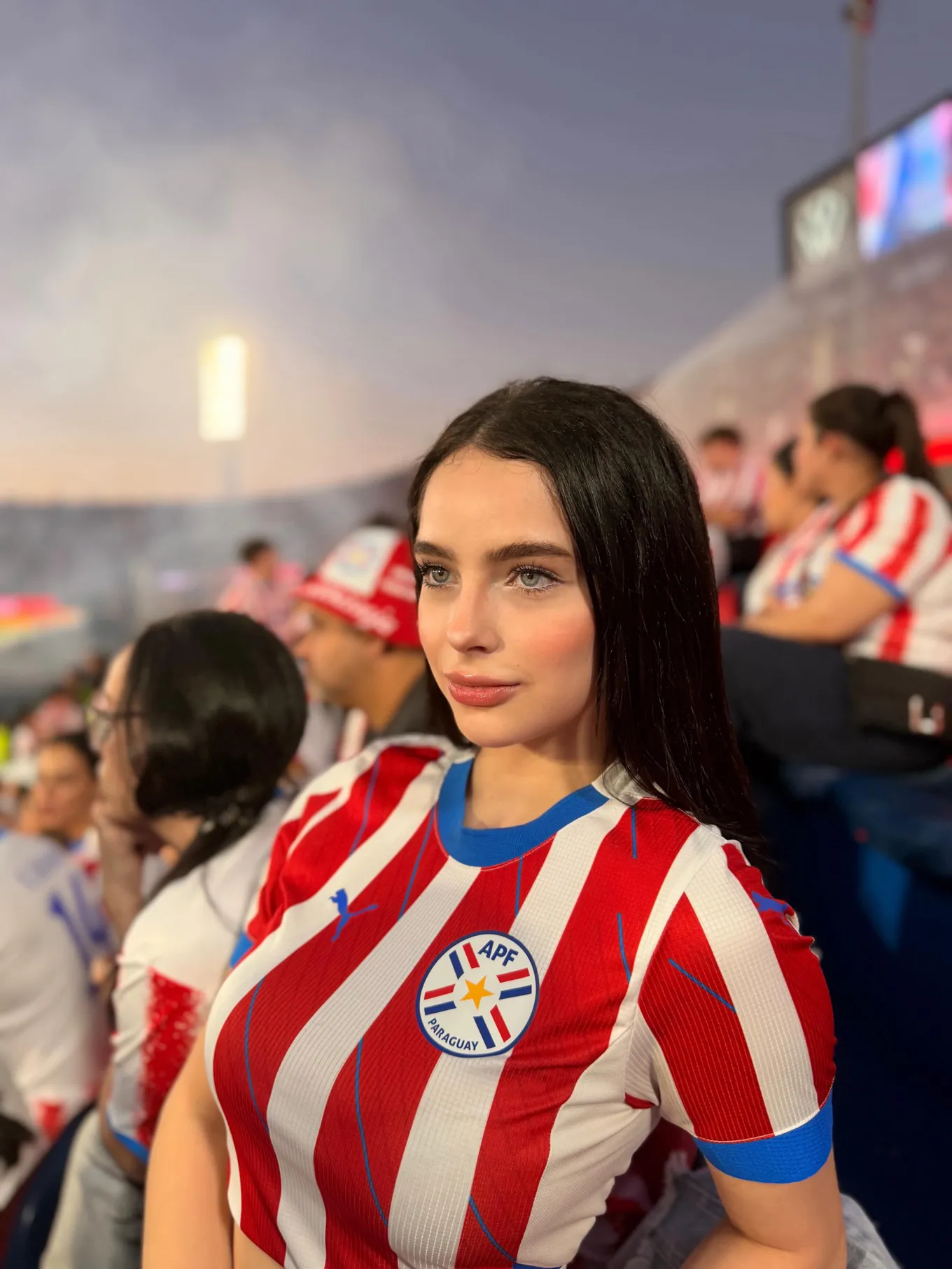 Болельщица Наиэль Агилера
