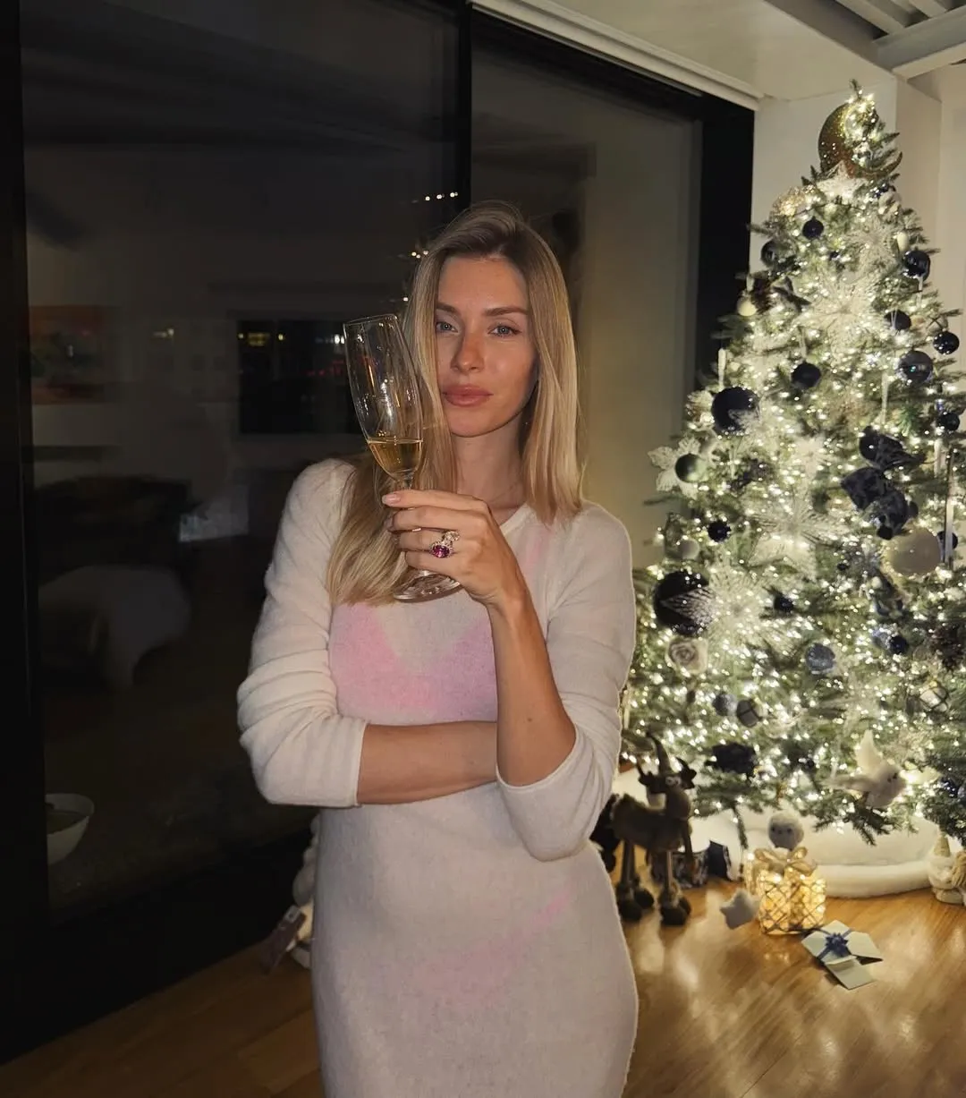 Елена Максимова
