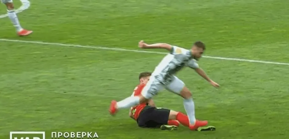 Фол Максима Ненахова