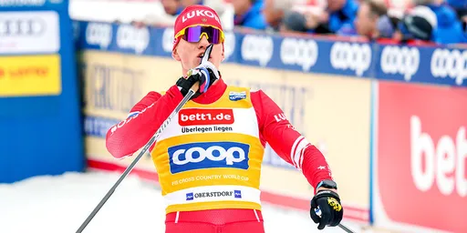 Лыжник Большунов стал трехкратным олимпийским чемпионом