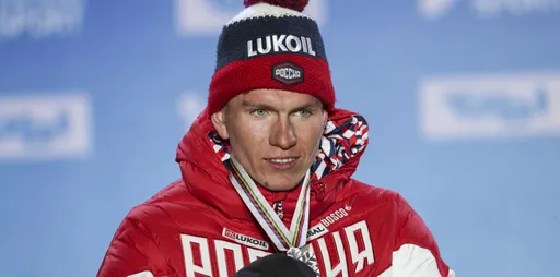 Большунов снялся с индивидуальной гонки на чемпионате России в Тюмени