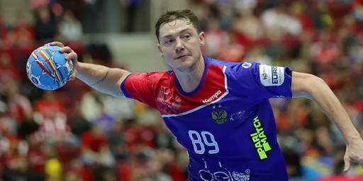 Мужская сборная России по гандболу проиграла Швеции на чемпионате Европы