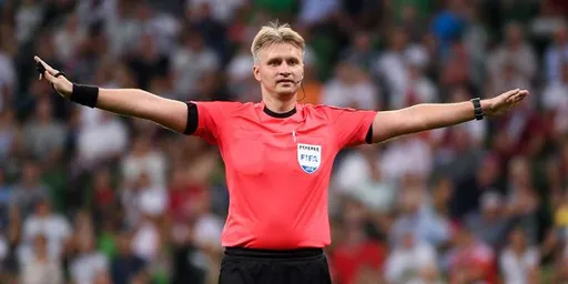 Арбитр Лапочкин отстранён от работы на 3 месяца