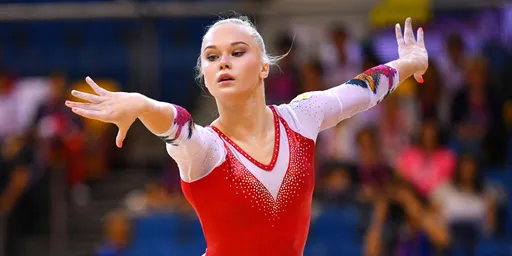 Губерниев поздравил гимнастку Мельникову с победой на чемпионате мира, назвав ее «невероятной труженицей»