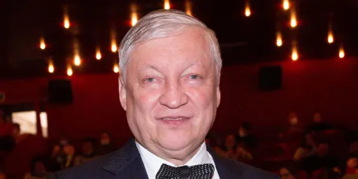 Гроссмейстер Артемьев — об игре с легендарным шахматистом Карповым: понимаешь, как он до сих пор любит шахматы