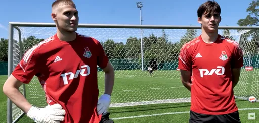 Фонбет дает возможность выиграть перчатки вратаря «Локомотива»