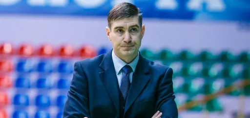 Помощник главного тренера женской сборной России по баскетболу Шумихин присоединится к курскому «Динамо»