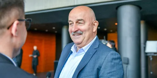 В «Сочи» опровергли информацию о возможном назначении Черчесова на пост главного тренера