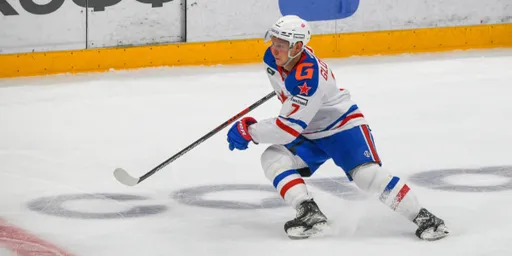 Форвард СКА Глотов: Овечкин не играл бы без движения в НХЛ