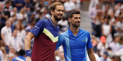 Джокович поддержал Медведева после поражения россиянина в финале Australian Open