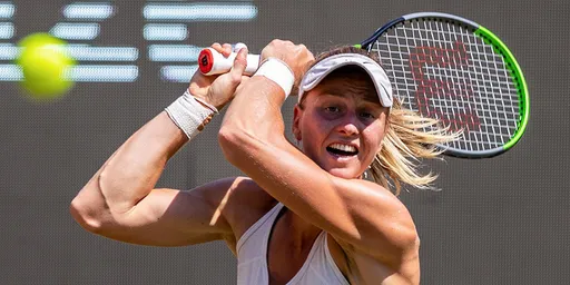 Самсонова обыграла Паолини и вышла во второй круг Australian Open-2023