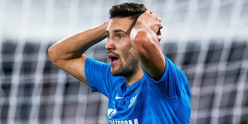 «Зенит» не позволил хавбеку Сутормину зимой уйти в аренду в ЦСКА